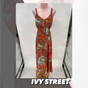 EUC Ivy Street Paisley Maxi Dress